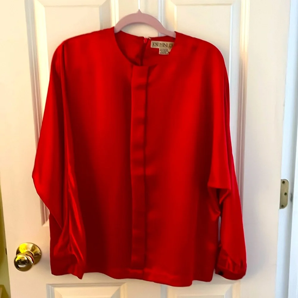 Vintage Women’s Josephine Chaus Long Sleeve Red Blouse. Size 6. Almost new!!